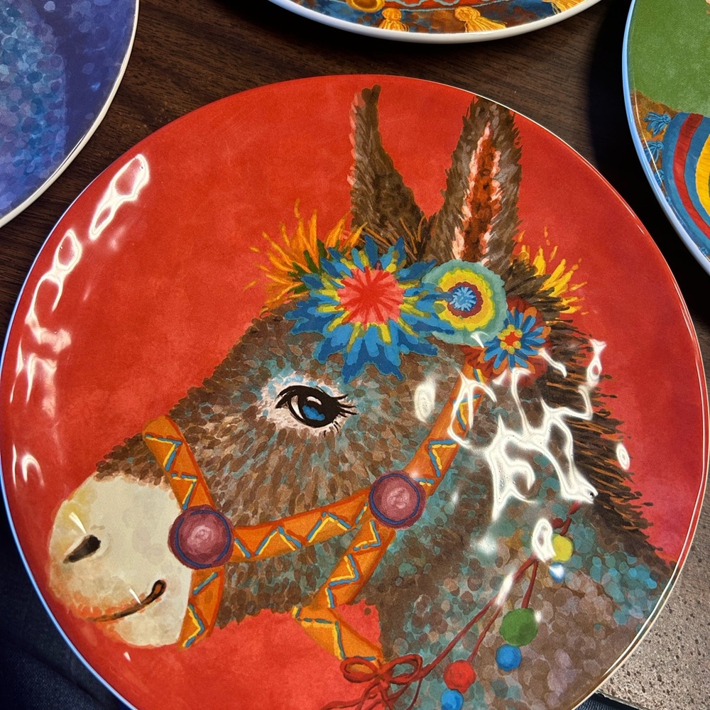 Pier 1 White Earthenware Plate - Picture 3 of 6